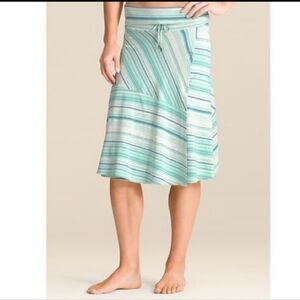 🌟 Athleta shadow stripe faux wrap skirt size small